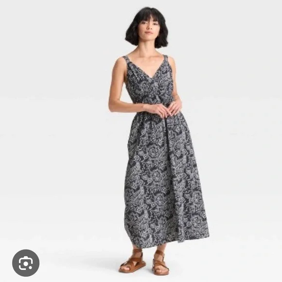 Universal Thread Black and White Floral Maxi Dress - Picture 1 of 5